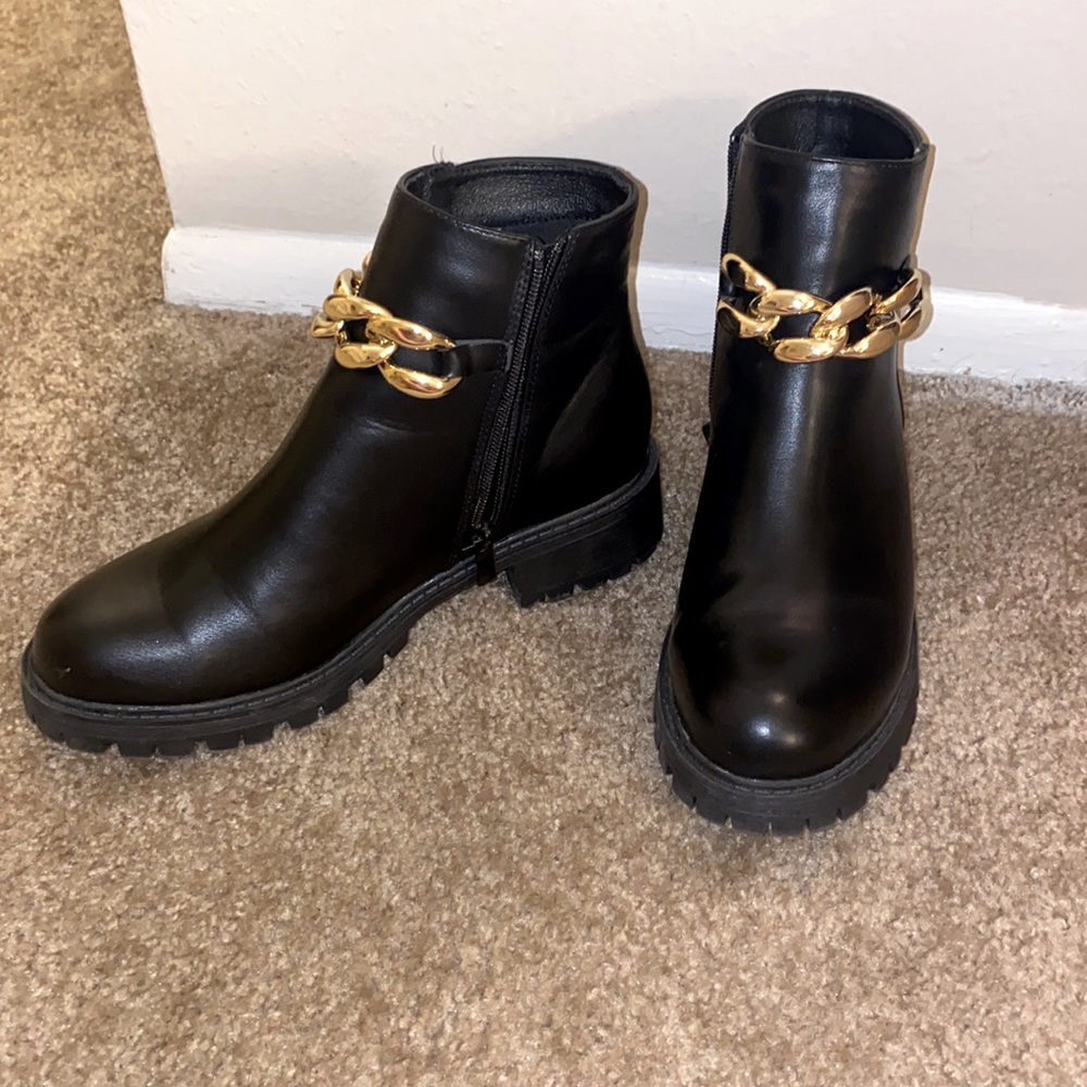 Cute boots for sale!